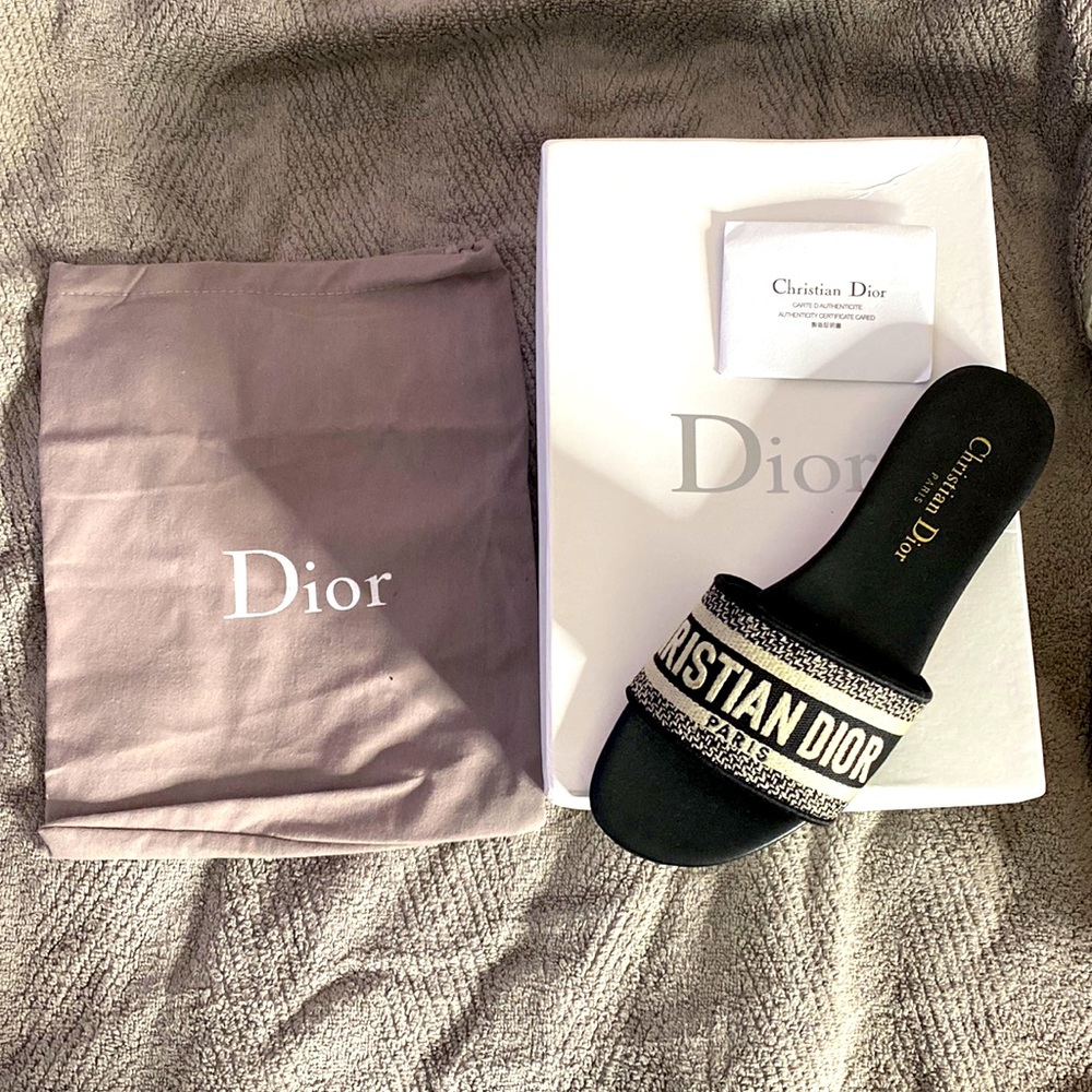 Black & white Dior slides